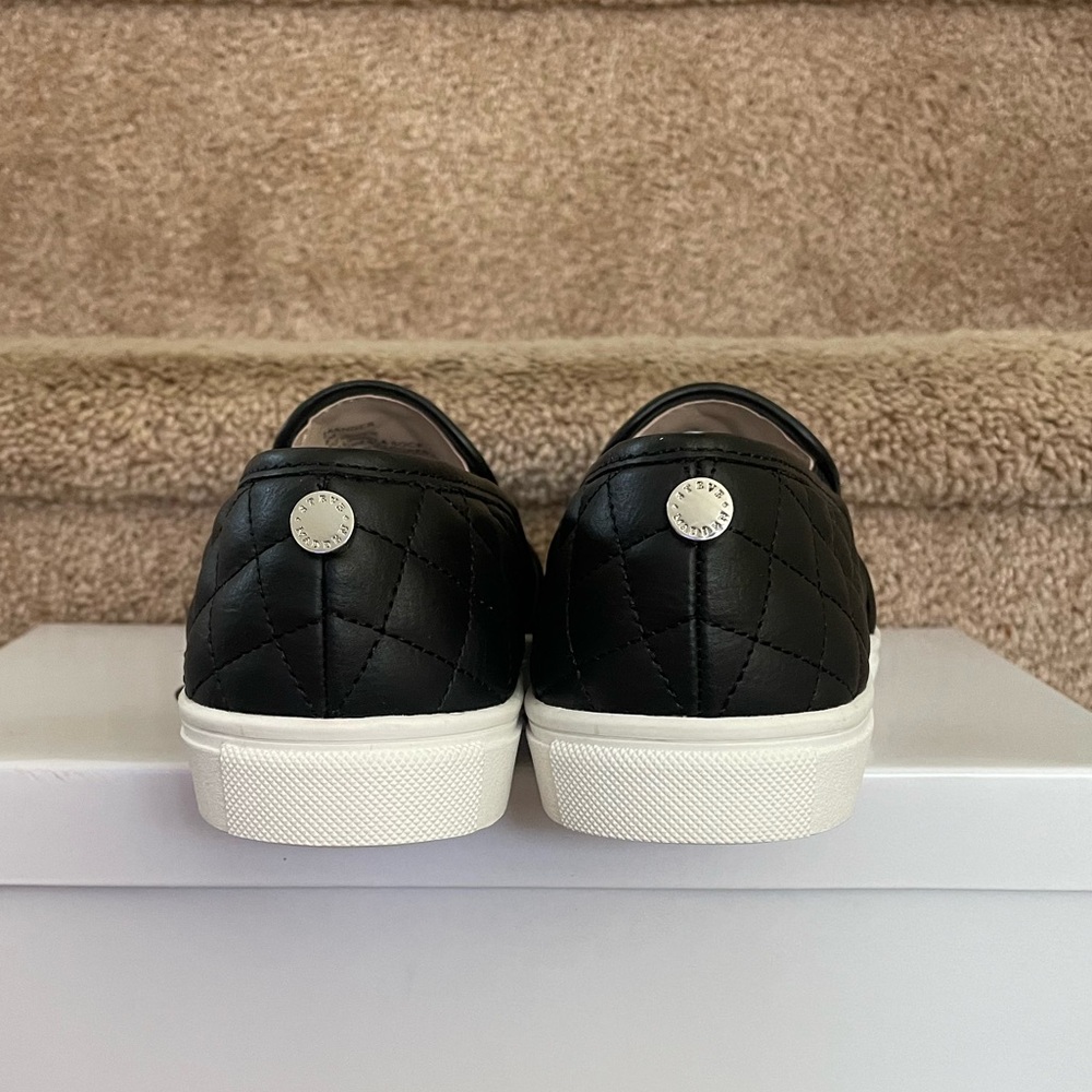Steve Madden Zaander Sneaker - Picture 4 of 7